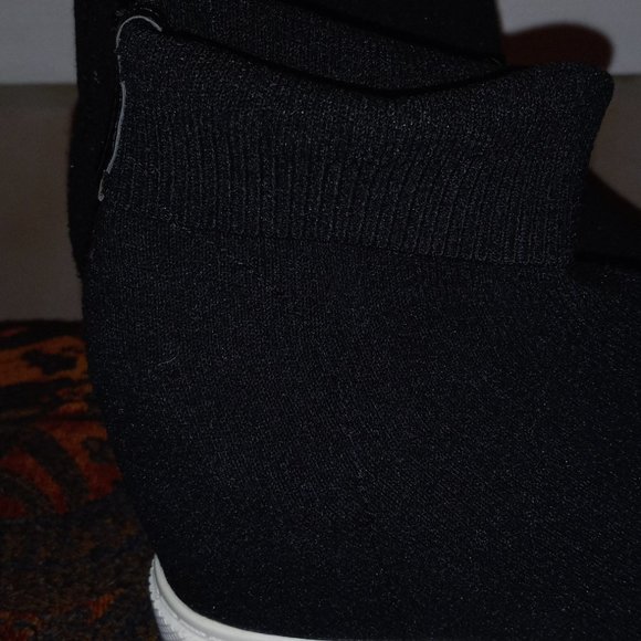 Steve Madden Black stretch sneaker booties - Picture 2 of 8